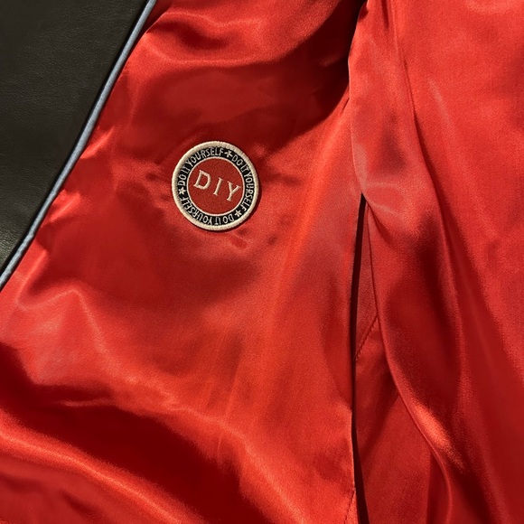 Gucci Black Leather Jacket with Floral Embroidery - Picture 4 of 5